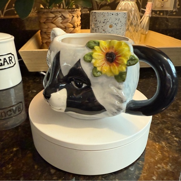 Robert Stanley Raccoon Mug with Flower Accent - Picture 4 of 8